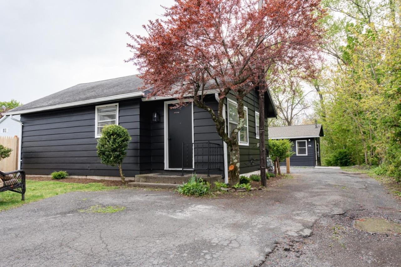 Retro Retreat Renovated 2Br, Desk, No Chore List! Kingston Exterior foto